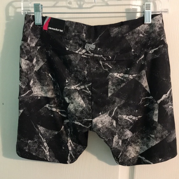 Marika Tek Active Shorts - Picture 4 of 5